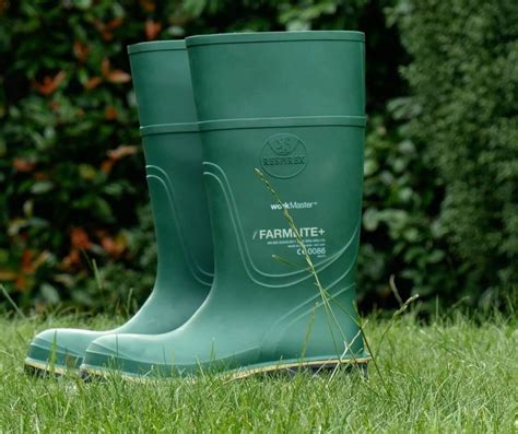 Farmer's boots .